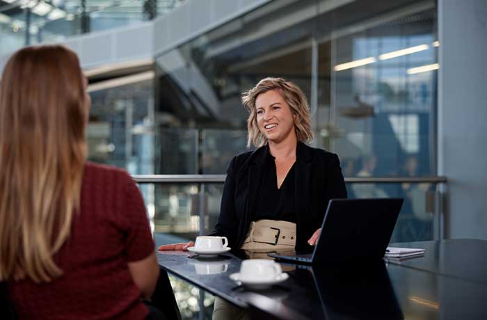 Gullivers-Corporate-Expert-Team